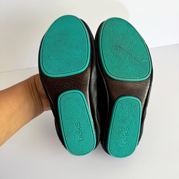 Tieks by Gavrieli Black Leather Foldable Ballet Flats 7 - Picture 8 of 9
